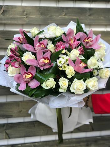 Букет цветов из: Розы и Хризантемы в Кукуштан