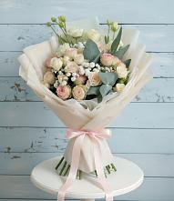 Букет цветов из:  Розы и Лизиантусы в Кукуштан
