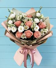 Букет цветов из:  Розы, Альстромерии и Лизиантусы в Кукуштан