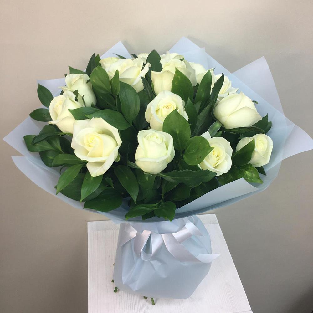 Букет 15 Белых роз Проуд в Кукуштан