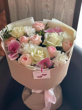 Букет цветов из: Орхидеи, Розы и Гвоздики в Кукуштан