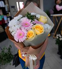 Букет цветов из:  Герберы, Розы и Хризантемы в Кукуштан