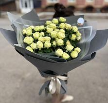 Букет Белые кустовые розы Солинеро в Кукуштан