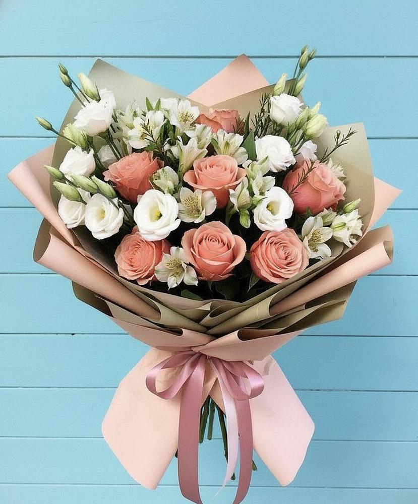 Букет цветов из: Розы, Альстромерии и Лизиантусы в Кукуштан