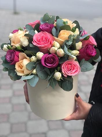 Цветочная композиция из Розы в шляпной коробке в Кукуштан