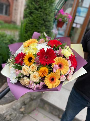 Букет цветов из: Герберы, Ромашки, Хризантемы, Розы и Подсолнухи в Кукуштан