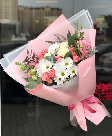 Букет цветов из: Розы, Лизиантусы и Хризантемы в Кукуштан